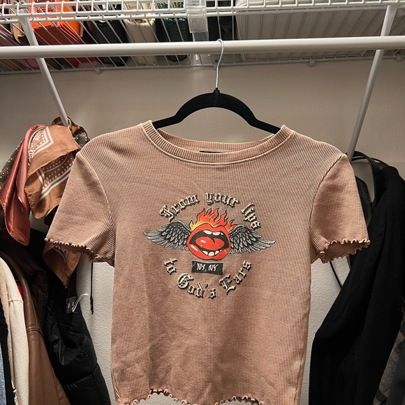 Forever 21 Tan Knitted graphic cropped tee | Tattoo Graphic | Small | NEW - Picture 2 of 5